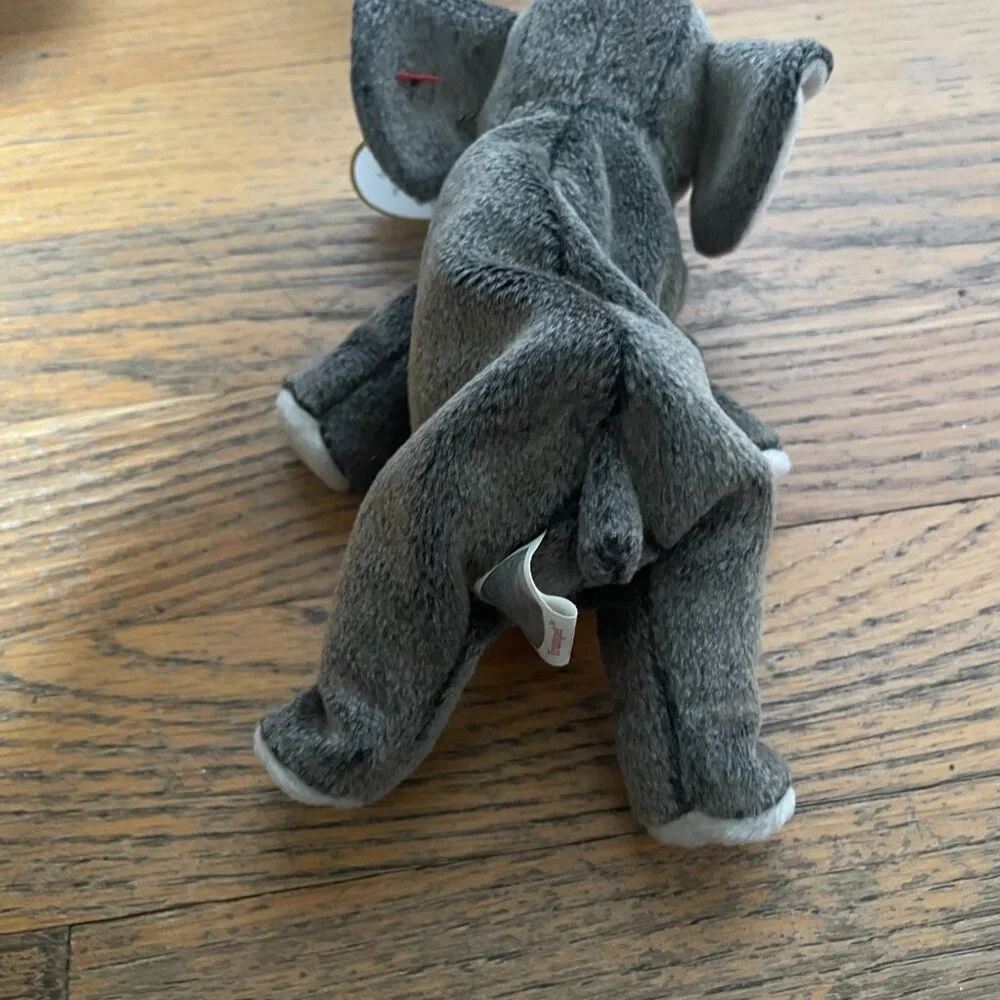 Ty Trumpet Beenie Baby 2000 Edition Small Gray Elephant With Tag